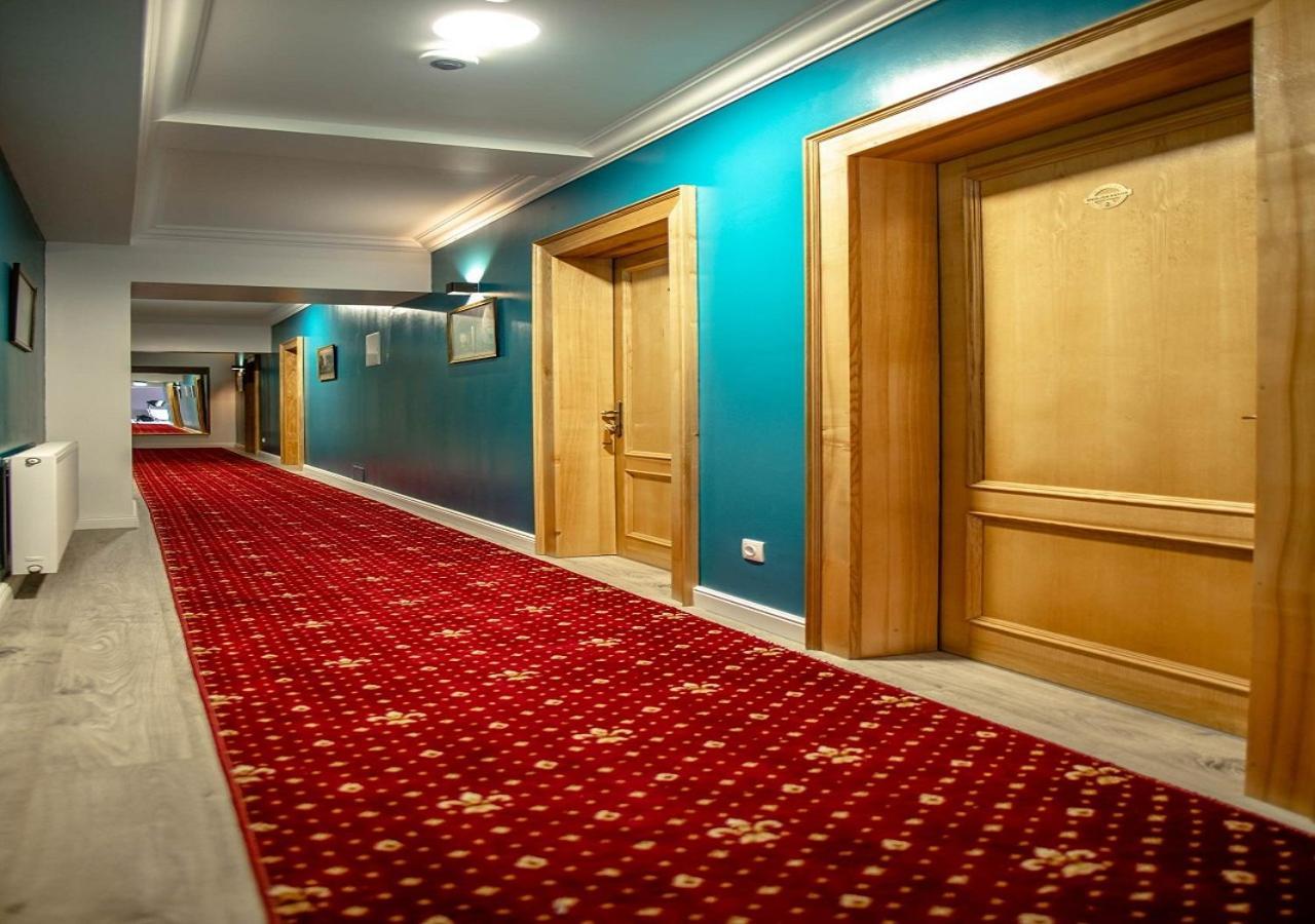 English House Бистрица Экстерьер фото