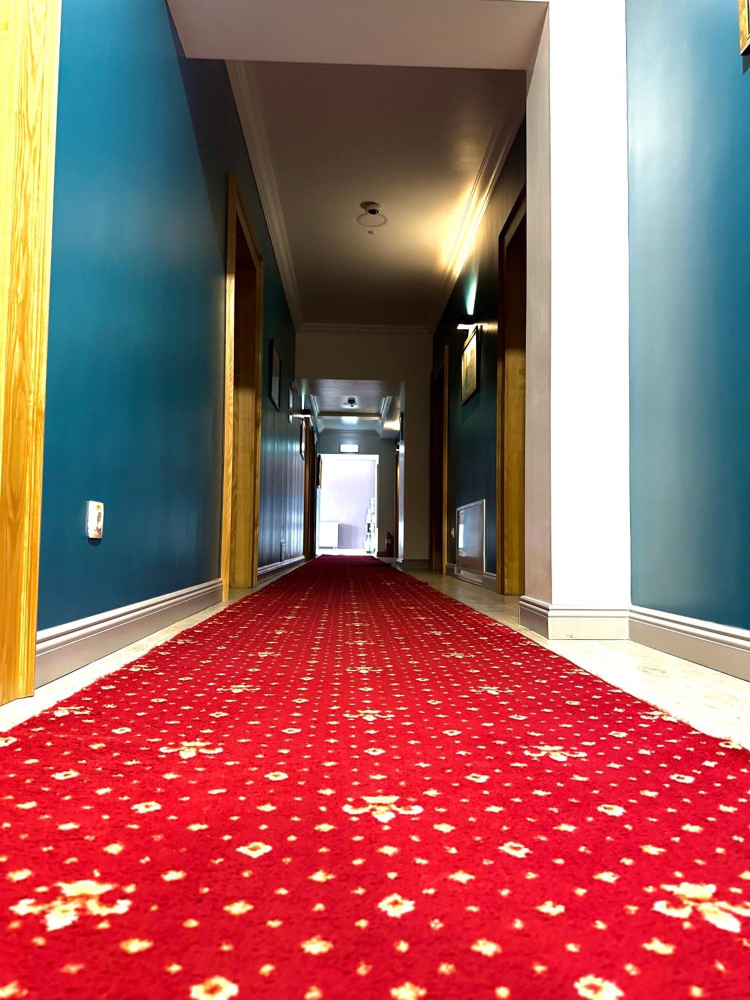 English House Бистрица Экстерьер фото