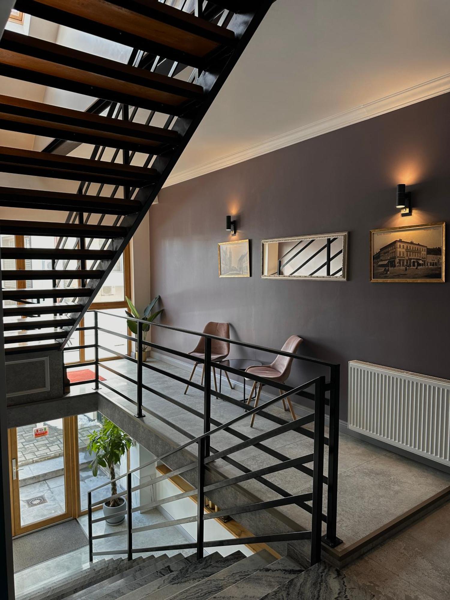 English House Бистрица Экстерьер фото